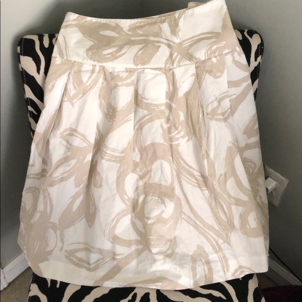 *$* Super Cute Banana Republic pleated skirt